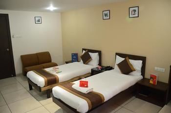 Hotel Oyo Parihar Chowk Aundh Pune
