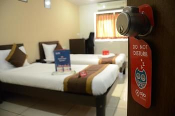 Hotel Oyo Parihar Chowk Aundh Pune